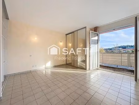 sophia-antipolis : studio + parking résidence avec piscine.