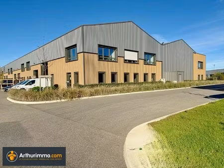 location local commercial 234 m2 à bourgoin-jallieu