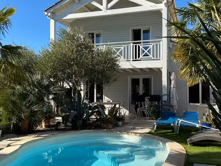 maison ossature bois avec piscine d'une surface habitable de 132m2 située à périgueux