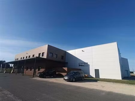 location bureau dissay 318 m²