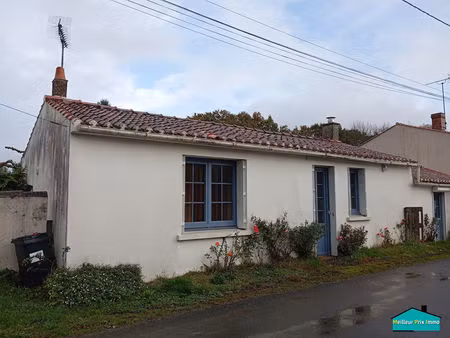 maison 3 pièces 70 m2 à 2 km du bourg de mouilleron le captif