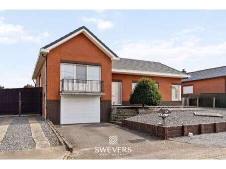 split-level woning met 3 slaapkamers op 9 are 48ca in paal