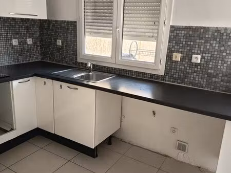 location appartement 3 pièces 60 m² à le crès (34920)