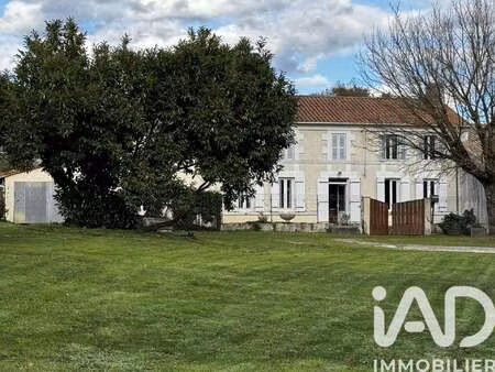 vente maison à chepniers (17210) : à vendre / 118m² chepniers