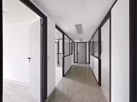 location locaux professionnels 0 pièces 25 m² à saint-germain-en-laye (78100)  750 €