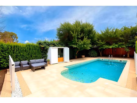 saint-series - grande maison familiale avec piscine et beau potentiel
