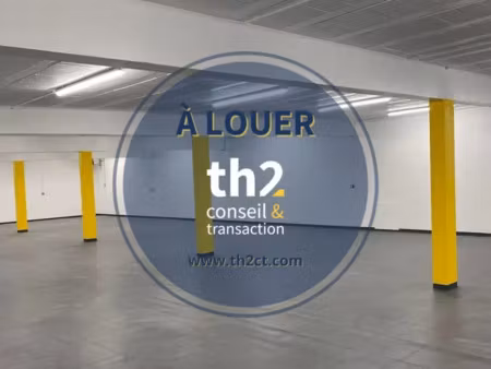 à louer à saint-lô - 525 m² de stockage