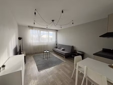 location meublée appartement 1 pièce 24 m² à niort (79000)  520 €