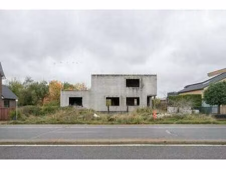 terrain avec structure brute