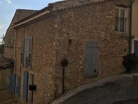 location maison de village