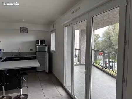 studio avec coin nuit et terrasse 43m3