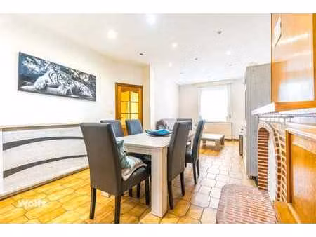 agréable maison avec grand jardin et garage!