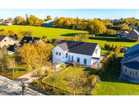superbe villa avec jardin donnant vue sur les campagnes !
