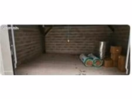 garde meuble/ box / local de stockage / dépôt / local professionnel / entrepôt à parempuyr