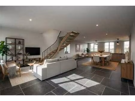 app. dans maison de caractère