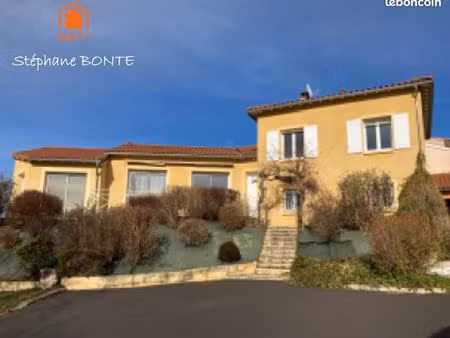 maison 8 pièces 148 m²