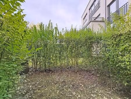 bel appartement 3 chambres avec jardin