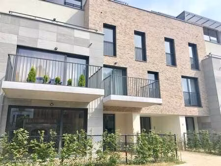 vert chasseur : appartement 2 chambres + terrasse
