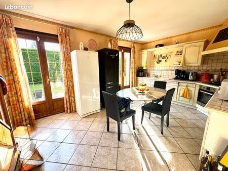 maison 7 pièces 130 m²