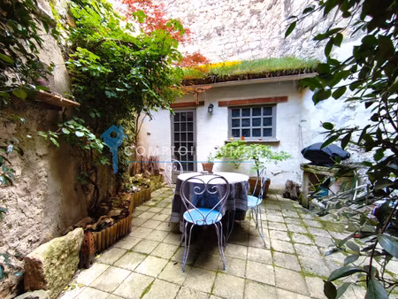 maison de village 8pièce(s) 4chambre(s) 143 m² boulbon (13150)