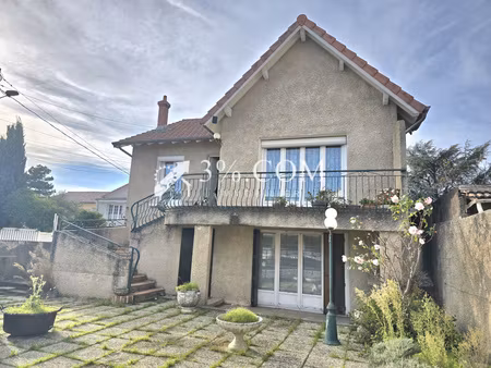 maison de 145m2 et 4 chambres + garage-atelier de 64m2 sur terrain clos et indépendant