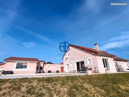 villa 9 pièces 200 m²