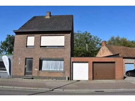 te moderniseren woning in centrum poederlee met mooie tuin