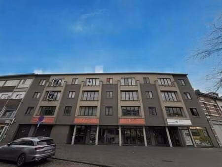 rez-de-chaussée commercial au centre de merksem