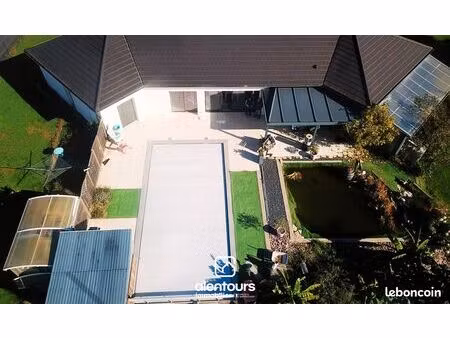 propriété 6 pièces 221 m²