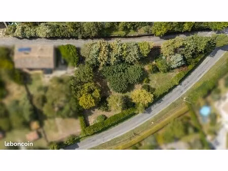 terrain 1831 m² mas-saintes-puelles