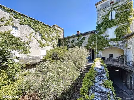 maison 20 pièces 580 m²