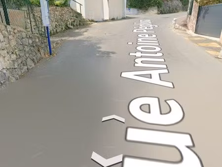 loue box fermé dans résidence eden roc  rue antoine peglion. libre janvier 2026