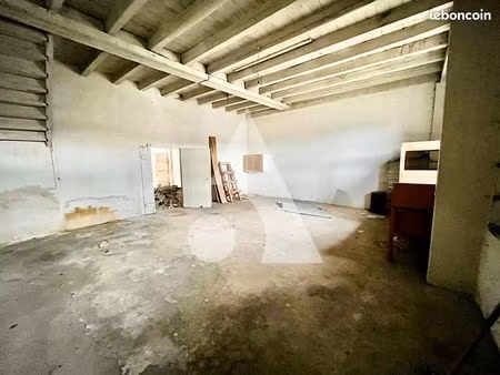 local 444 m² neufchateau