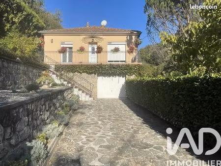 propriété 6 pièces 135 m²