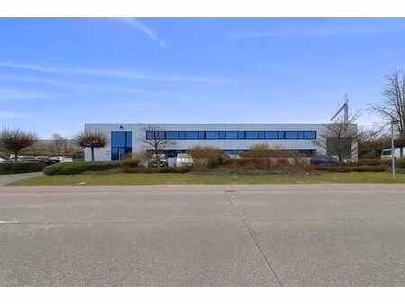 bureau prêt à l'emploi à louer près de l'e313/e34 à wommelg