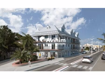 local 83 m² sainte-anne