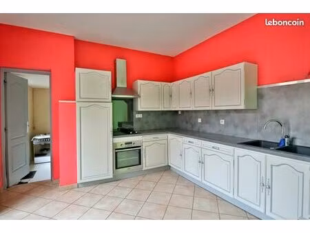 maison 8 pièces 223 m²