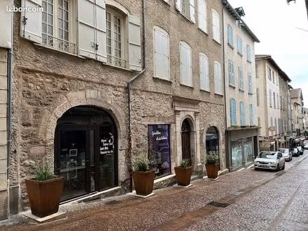 local 50m² entièrement refait  haut de la rue de la république