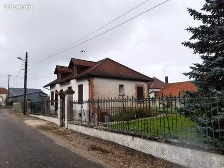 maison 92m2 sur terrain clos avec travaux