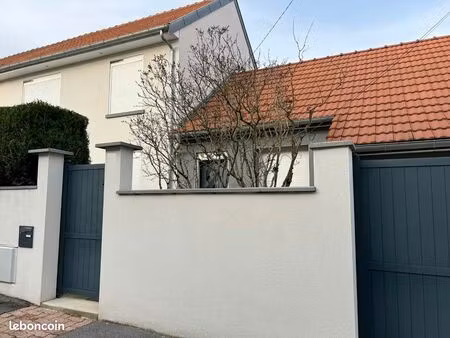 charleville  maison d'habitation de 121 m² habitable semi-individuelle avec garage