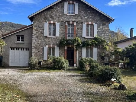 maison 5 pièces 253 m²