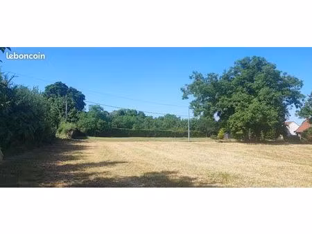 terrain 760 m² ineuil