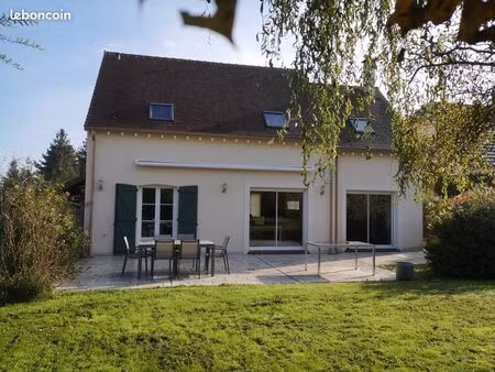 maison très lumineuse à saint georges sur baulche