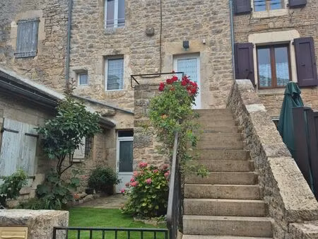 à louer à sévérac d’aveyron – maison meublée rénovée – 3 chambres – secteur château