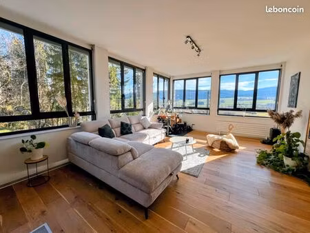 bel appartement avec vue sur le doubs