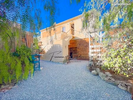 maison 8 pièces 160 m²