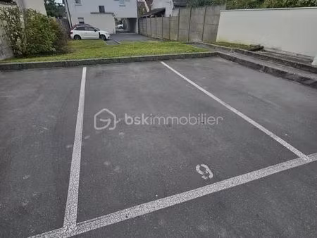 parking 12 m² sainte genevieve des bois