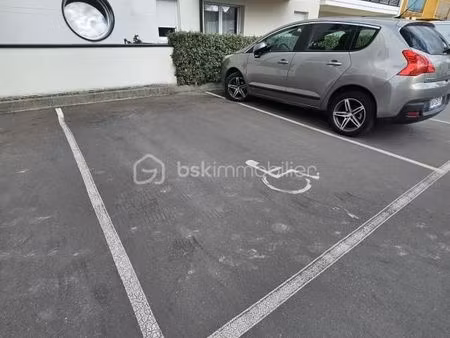 parking 16 m² sainte genevieve des bois