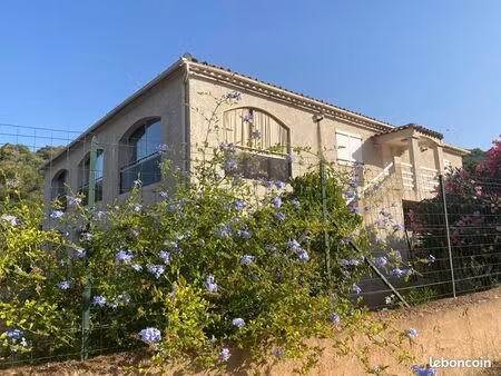 maison 6 pièces 198 m²