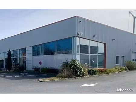 local commercial 400m2 coutances